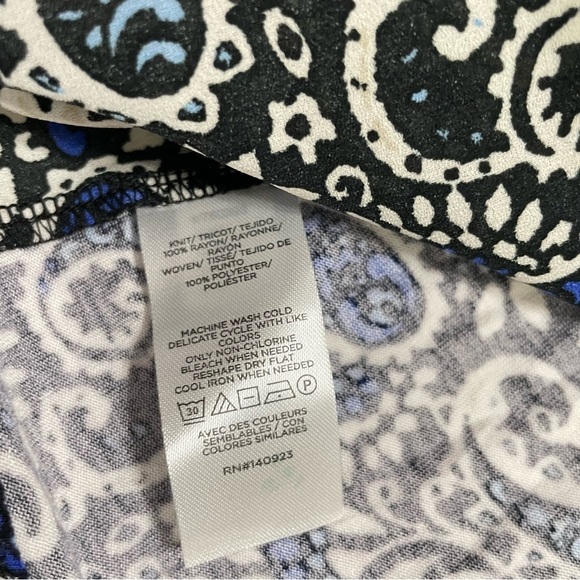 Loft Paisley Smocked Tie Neck Mixed Media Shell size M - Picture 7 of 12